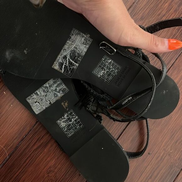 Black Forever 21 Flats - Size 8 Fringe Tassel Sandals - Picture 2 of 3